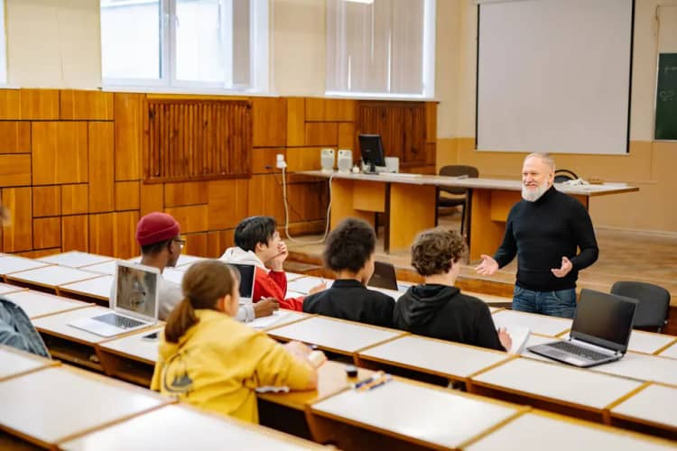 Clase particular · Nova U